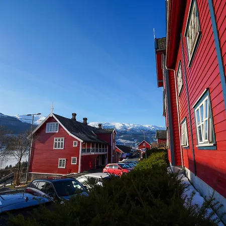 Vandrerhjem Folkehøgskule *